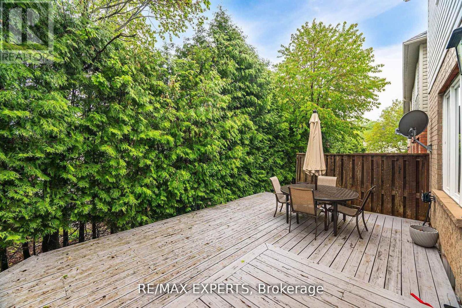 5 Leamster Trail, Caledon, Ontario  L7C 1G9 - Photo 20 - W12423148