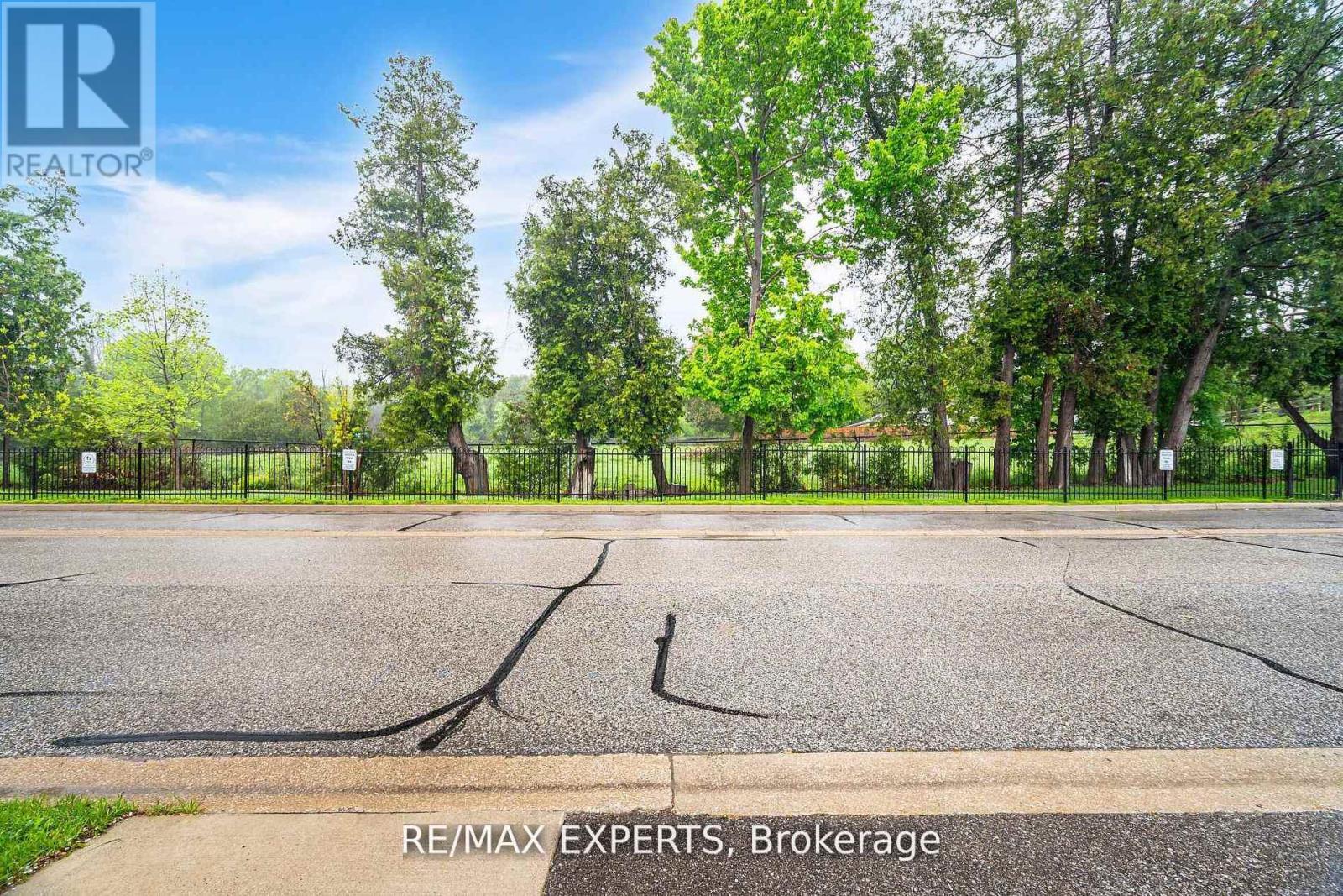 5 Leamster Trail, Caledon, Ontario  L7C 1G9 - Photo 23 - W12423148