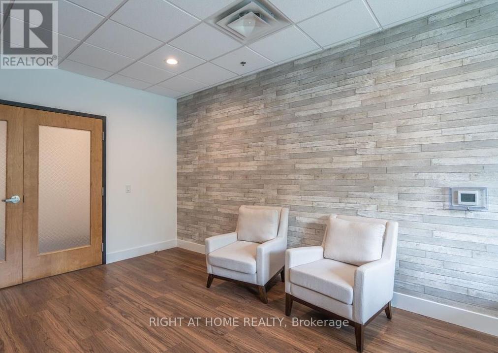 101 - 3475 Rebecca Street, Oakville, Ontario  L6L 0H3 - Photo 15 - W12423150