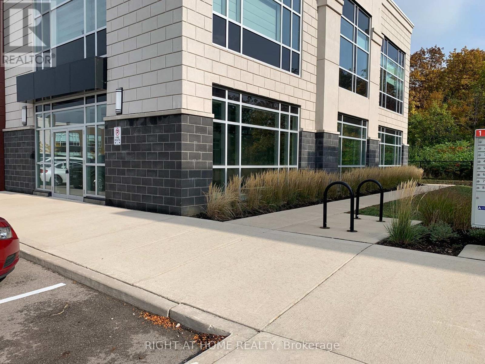 101 - 3475 Rebecca Street, Oakville, Ontario  L6L 0H3 - Photo 2 - W12423150