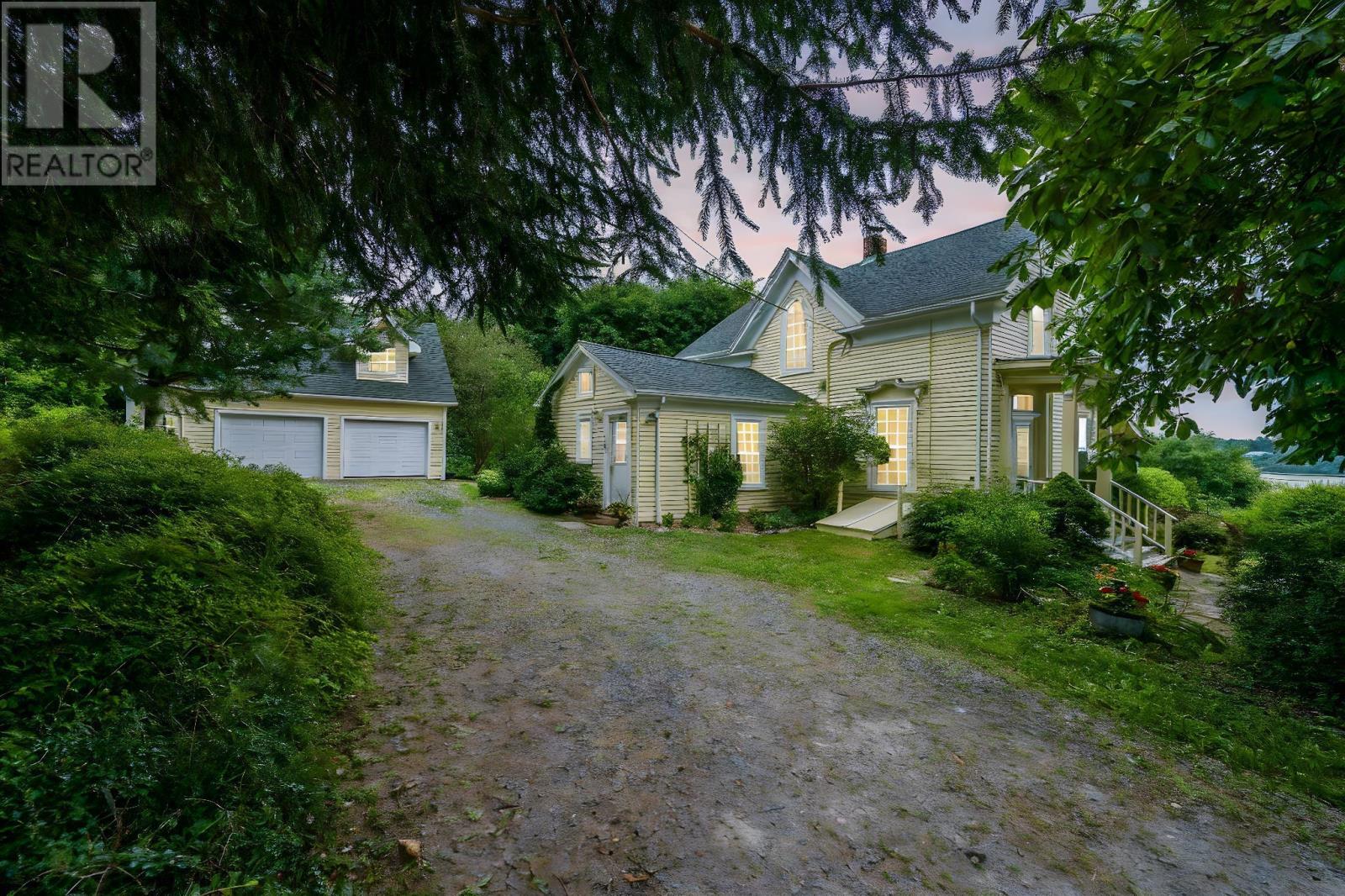 129 Town Road, Falmouth, Nova Scotia  B0P 1P0 - Photo 2 - 202519866