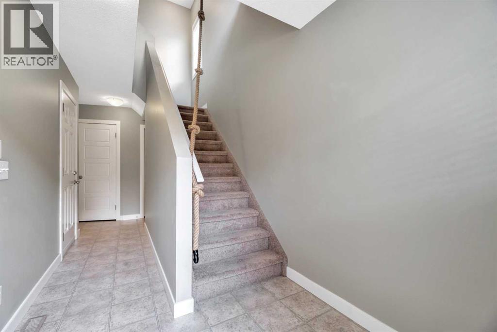 236 Pantego Lane Nw, Calgary, Alberta  T3K 0T1 - Photo 11 - A2248426
