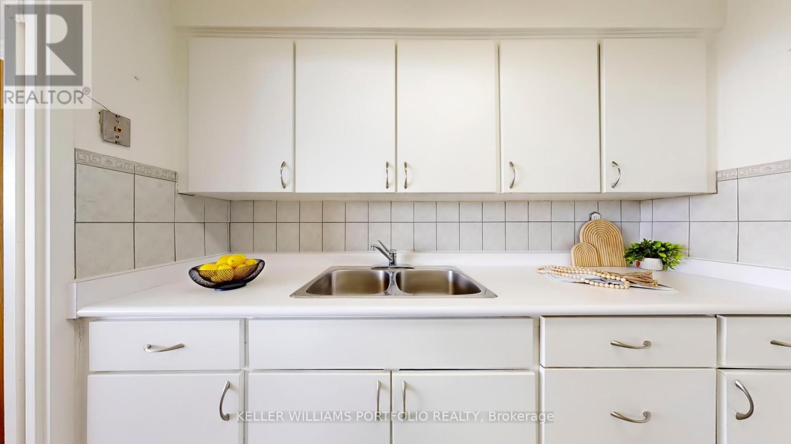 2105 - 135 Antibes Drive, Toronto, Ontario  M2R 2Z1 - Photo 12 - C12423218