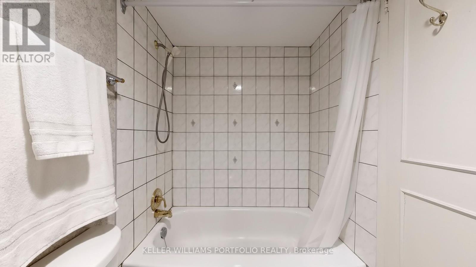 2105 - 135 Antibes Drive, Toronto, Ontario  M2R 2Z1 - Photo 18 - C12423218