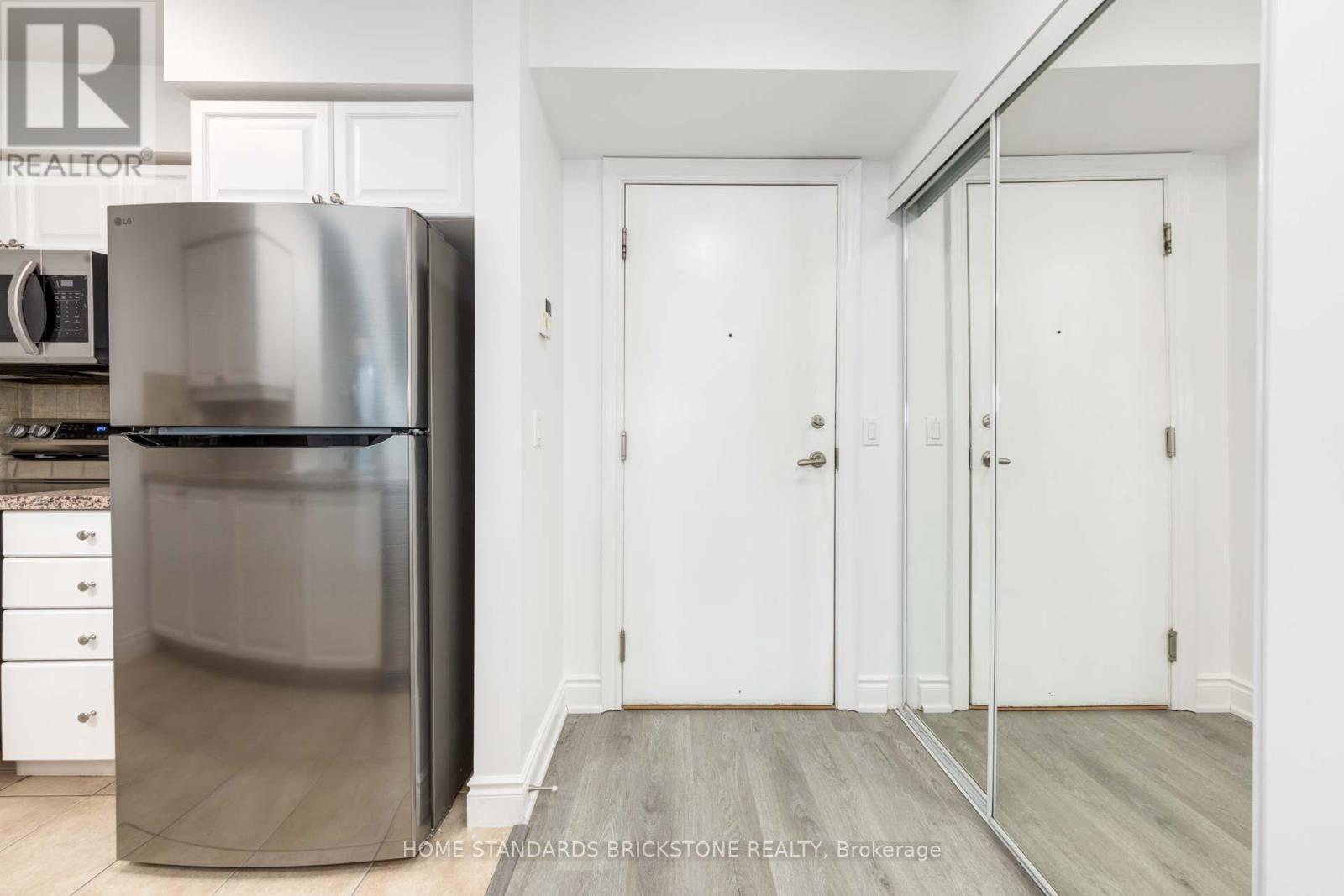 1504 - 15 Greenview Avenue, Toronto (Newtonbrook West), Ontario  M2M 4M7 - Photo 3 - C12423320