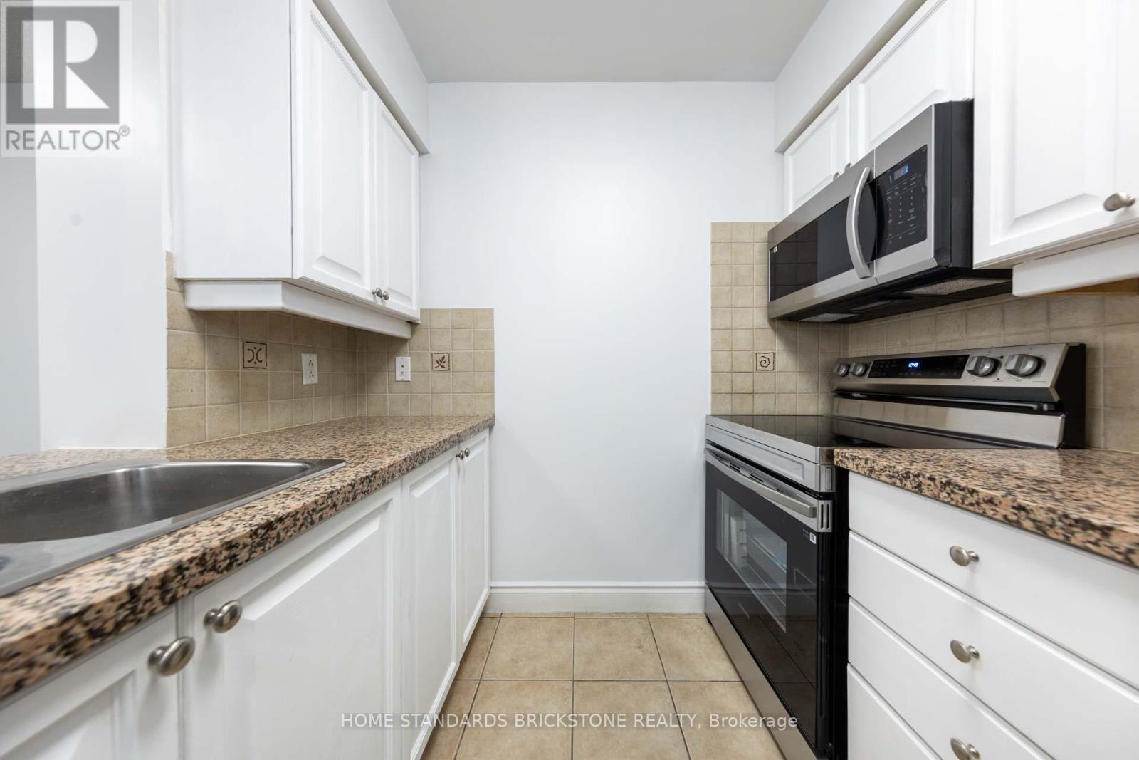 1504 - 15 Greenview Avenue, Toronto (Newtonbrook West), Ontario  M2M 4M7 - Photo 6 - C12423320