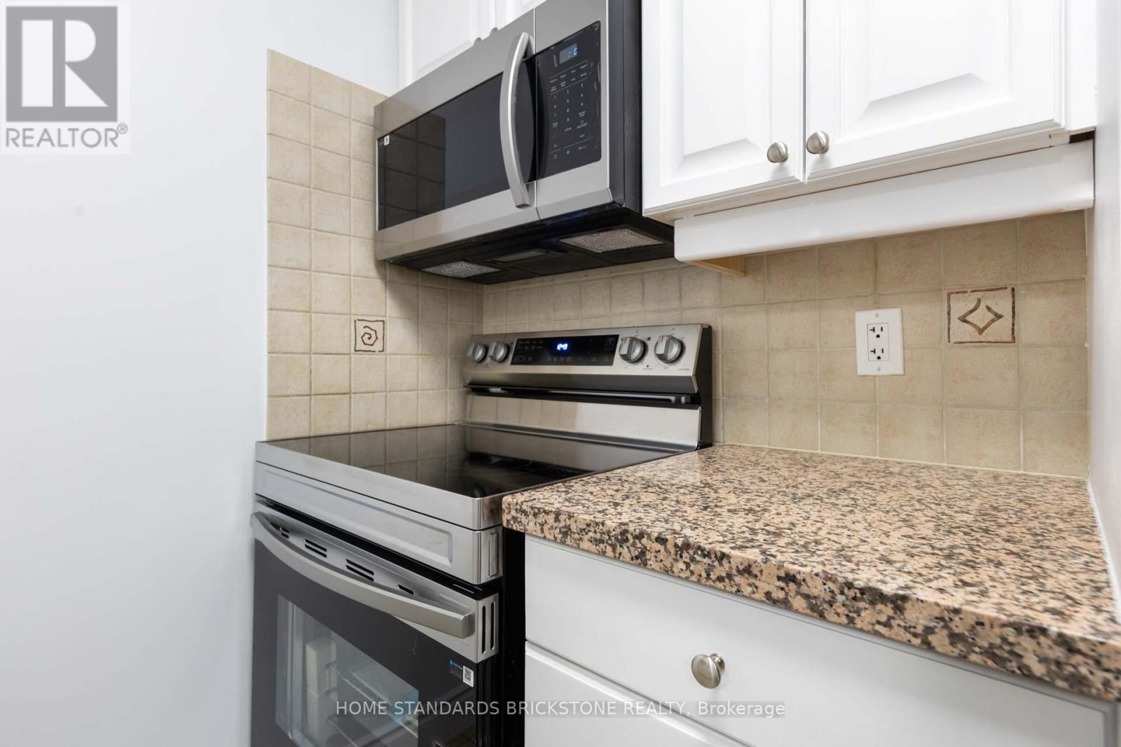 1504 - 15 Greenview Avenue, Toronto (Newtonbrook West), Ontario  M2M 4M7 - Photo 7 - C12423320