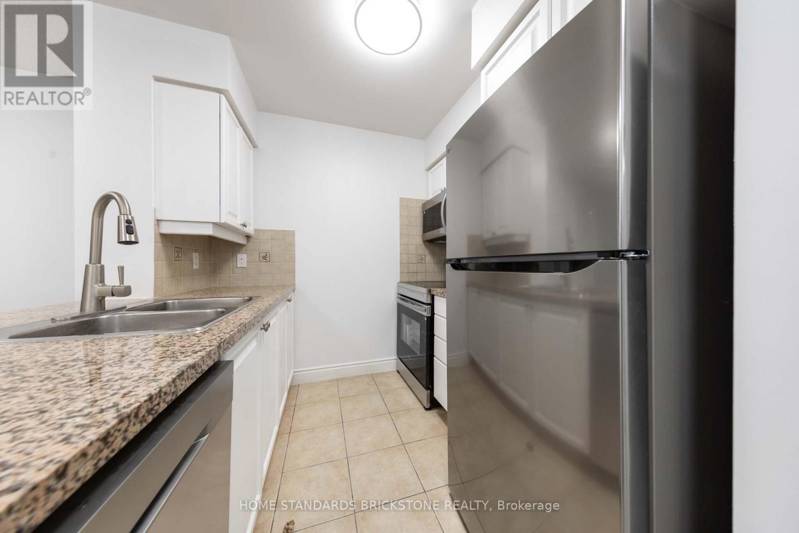1504 - 15 Greenview Avenue, Toronto (Newtonbrook West), Ontario  M2M 4M7 - Photo 8 - C12423320