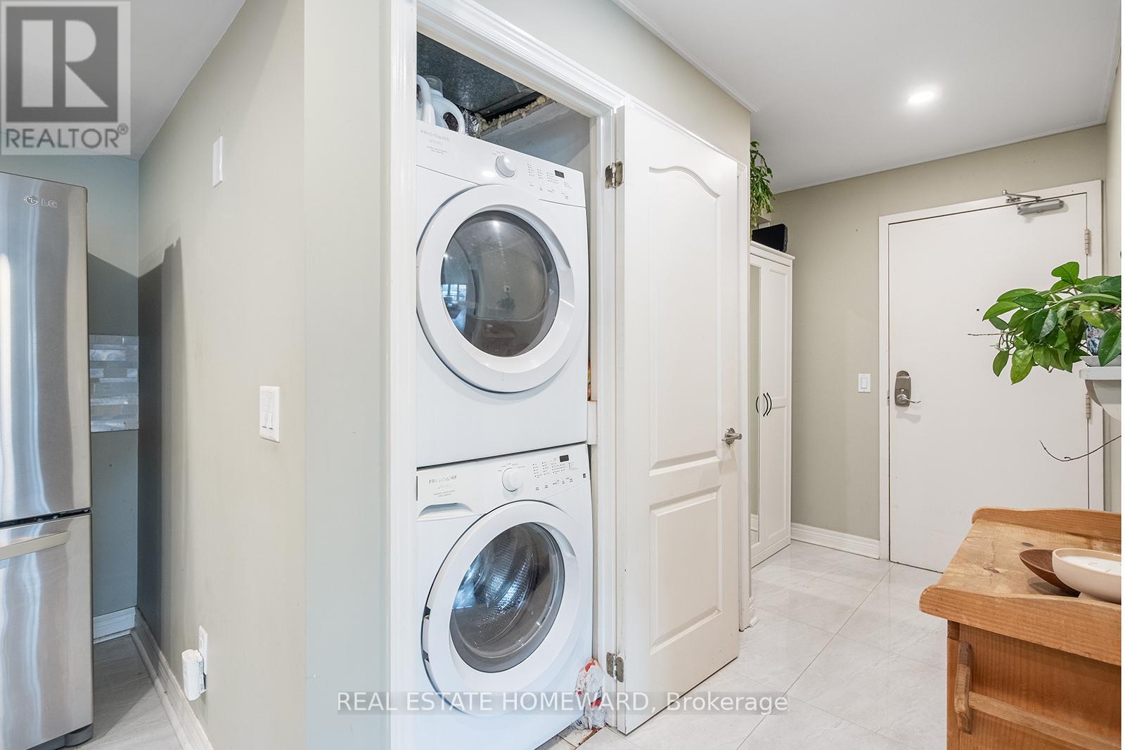 301 - 1941 Queen Street E, Toronto, Ontario  M4L 1H7 - Photo 8 - E12423215
