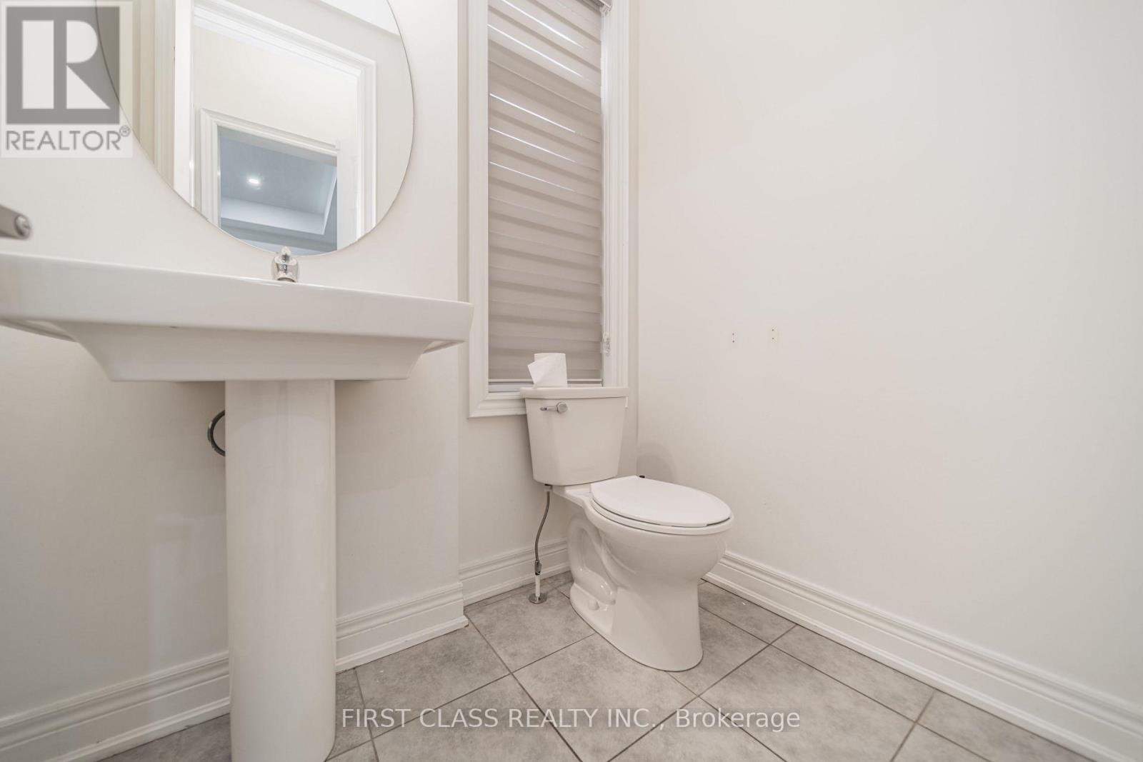 38 Beaverdams Drive, Whitby, Ontario  L1P 0C7 - Photo 5 - E12423278