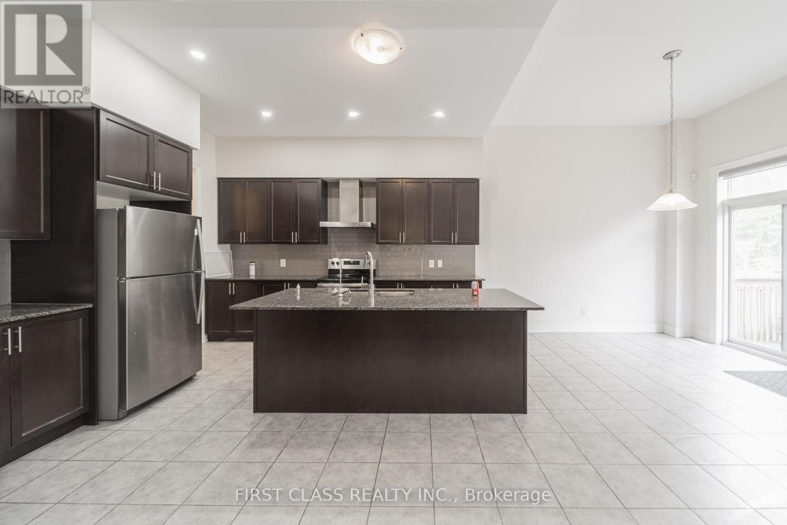 38 Beaverdams Drive, Whitby, Ontario  L1P 0C7 - Photo 7 - E12423278