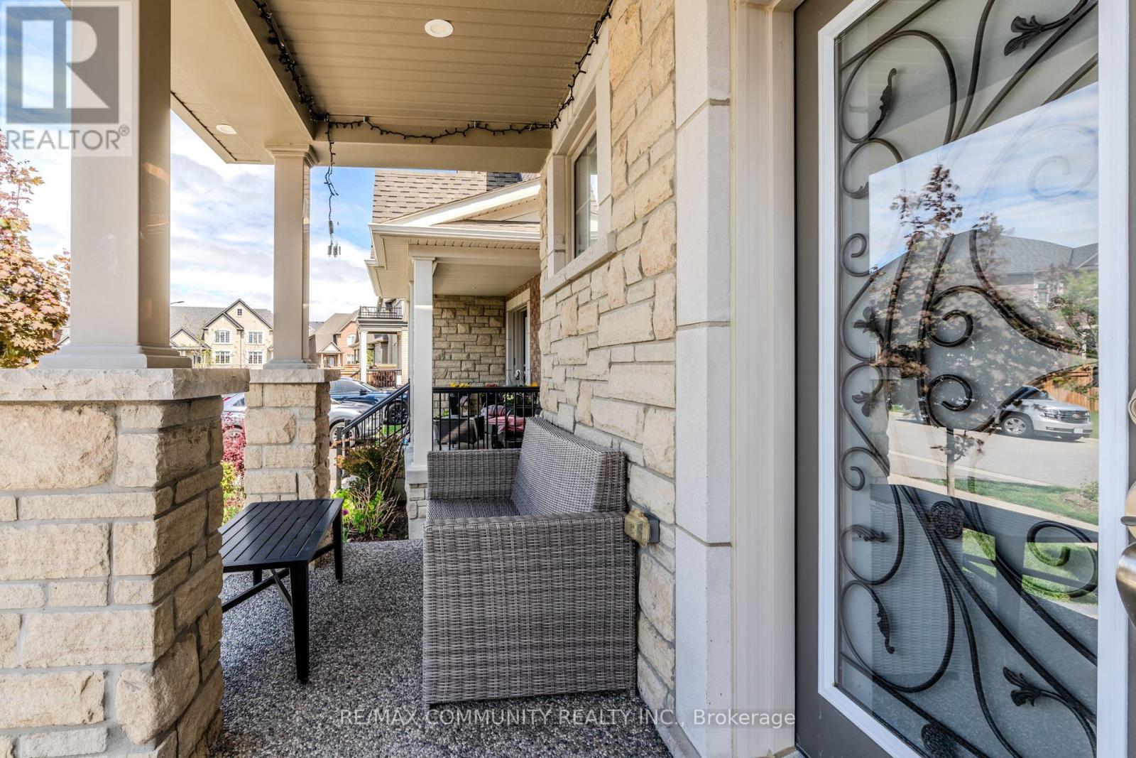 5 Toulouse Street, Whitby, Ontario  L1P 0J2 - Photo 5 - E12423279