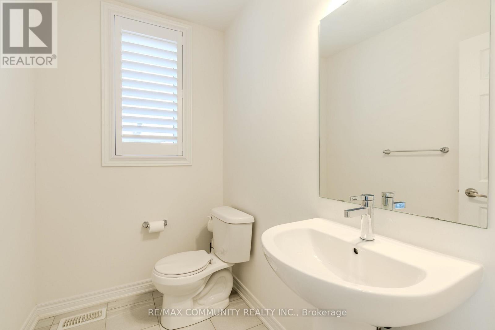 5 Toulouse Street, Whitby, Ontario  L1P 0J2 - Photo 8 - E12423279