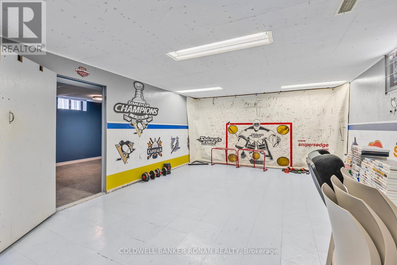 20 Hallow Crescent, Toronto, Ontario  M9W 2V9 - Photo 22 - W12386729