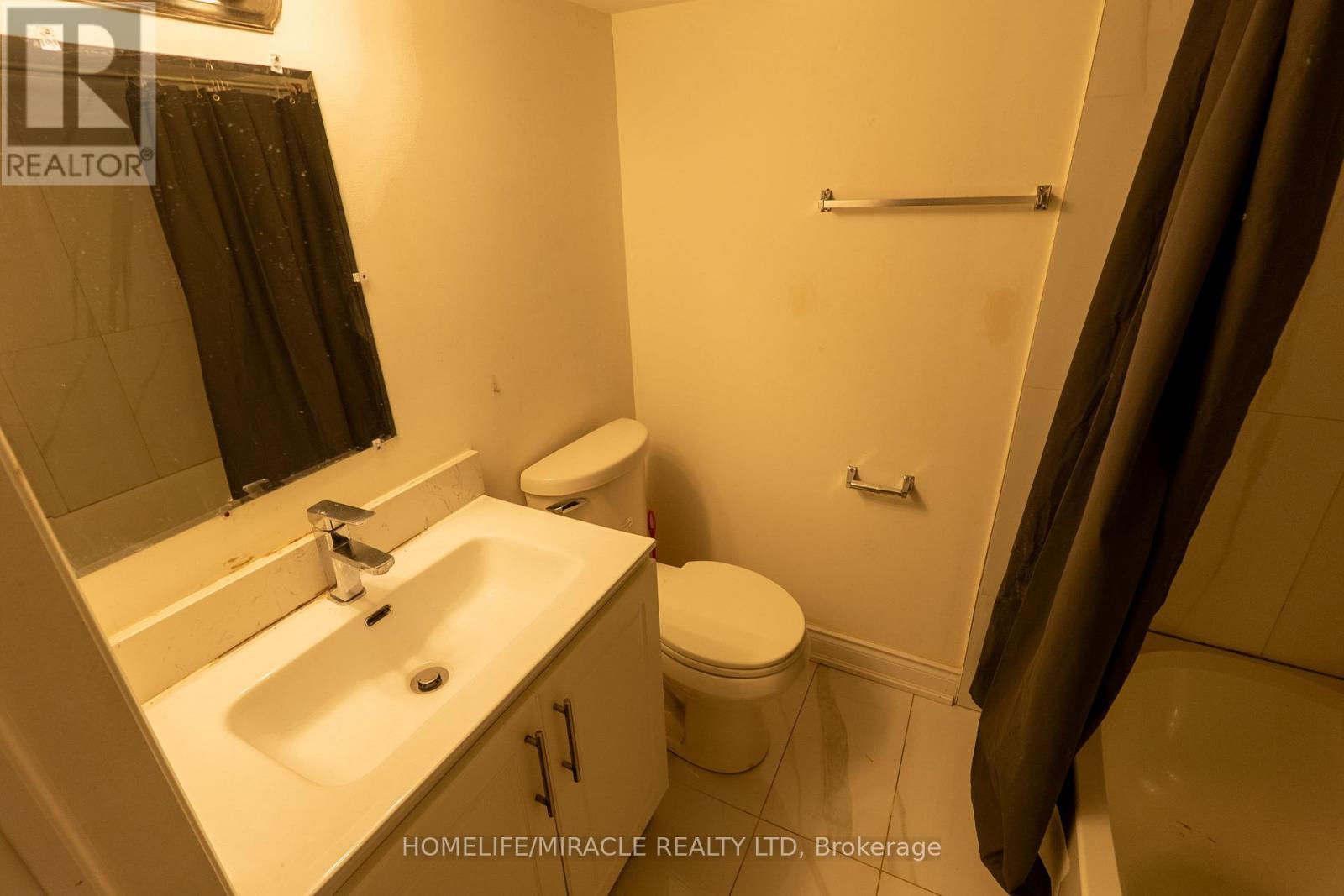 12 Brubeck Road, Toronto, Ontario  M9M 1W7 - Photo 21 - W12421675