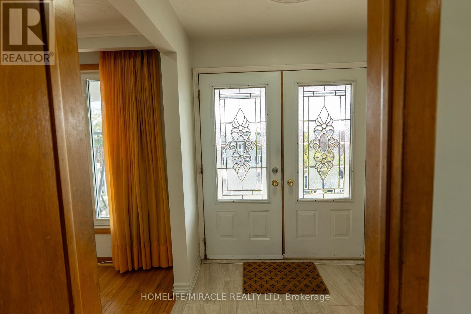 12 Brubeck Road, Toronto, Ontario  M9M 1W7 - Photo 5 - W12421675