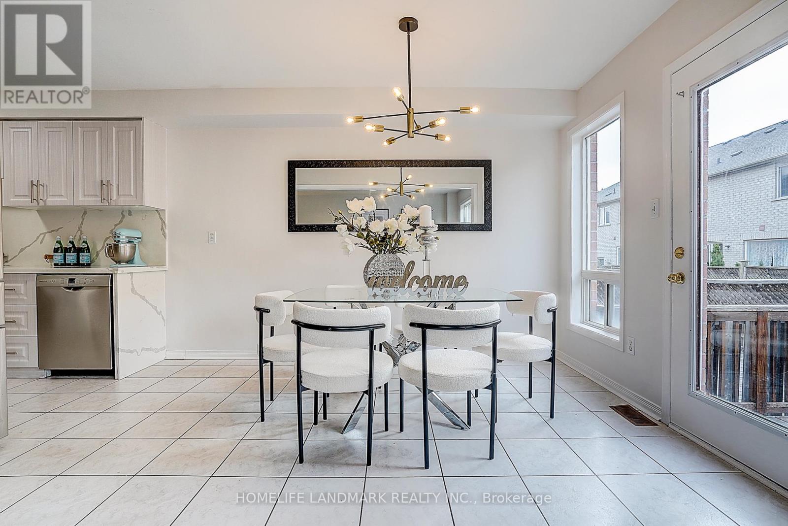 124 King William Crescent, Richmond Hill, Ontario  L4B 4T1 - Photo 10 - N12423161