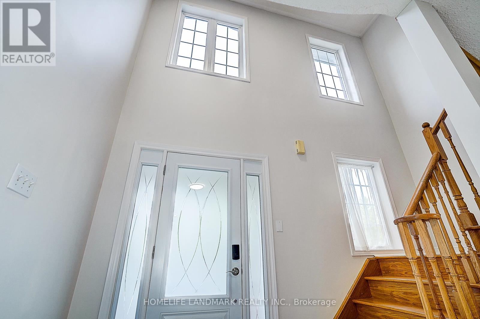 124 King William Crescent, Richmond Hill, Ontario  L4B 4T1 - Photo 4 - N12423161