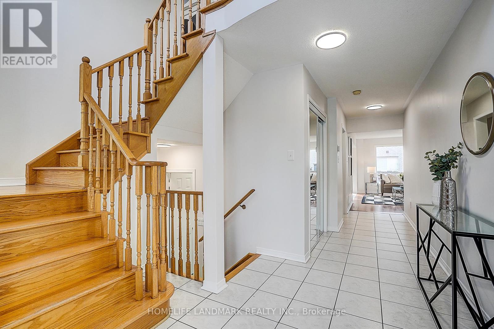 124 King William Crescent, Richmond Hill, Ontario  L4B 4T1 - Photo 5 - N12423161