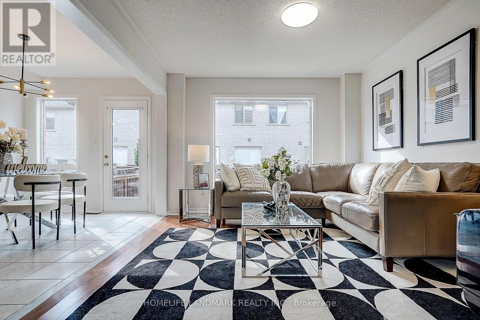 124 King William Crescent, Richmond Hill, Ontario  L4B 4T1 - Photo 6 - N12423161