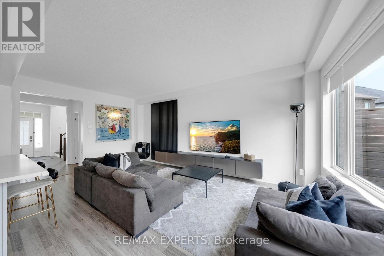 73 Donnan Drive, New Tecumseth, Ontario  L0G 1W0 - Photo 15 - N12423171