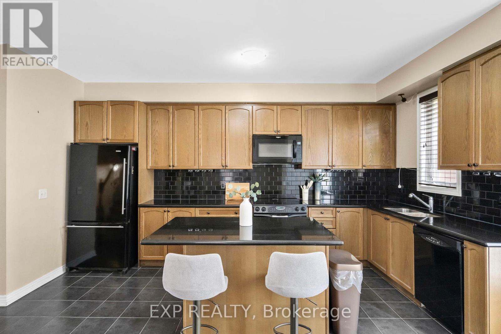 25 Abberley Street, Markham, Ontario  L6B 0N2 - Photo 9 - N12423173