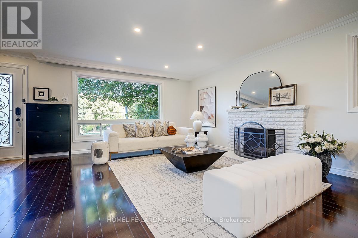 12 Paramount Road, Markham, Ontario  L3P 2V7 - Photo 10 - N12423185