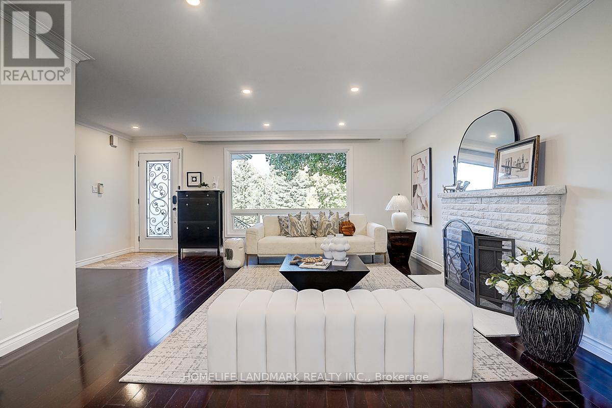 12 Paramount Road, Markham, Ontario  L3P 2V7 - Photo 11 - N12423185
