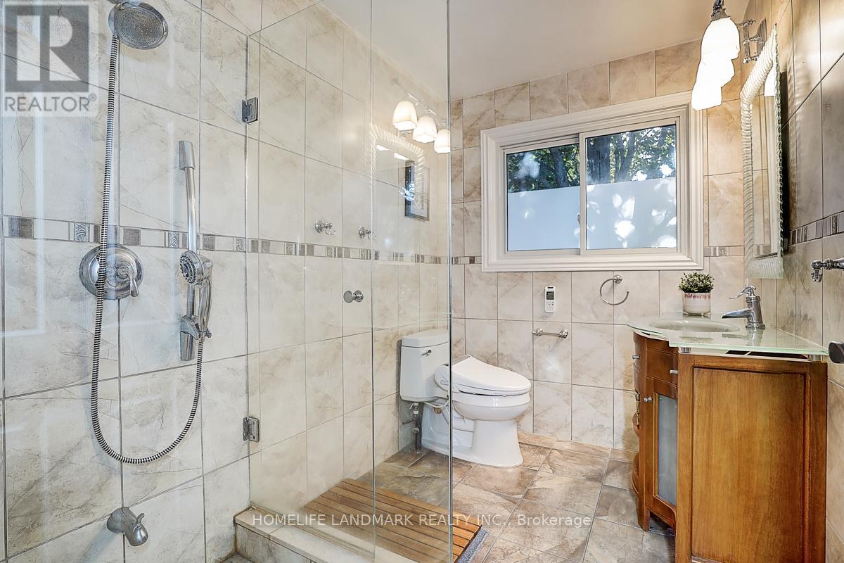12 Paramount Road, Markham, Ontario  L3P 2V7 - Photo 27 - N12423185