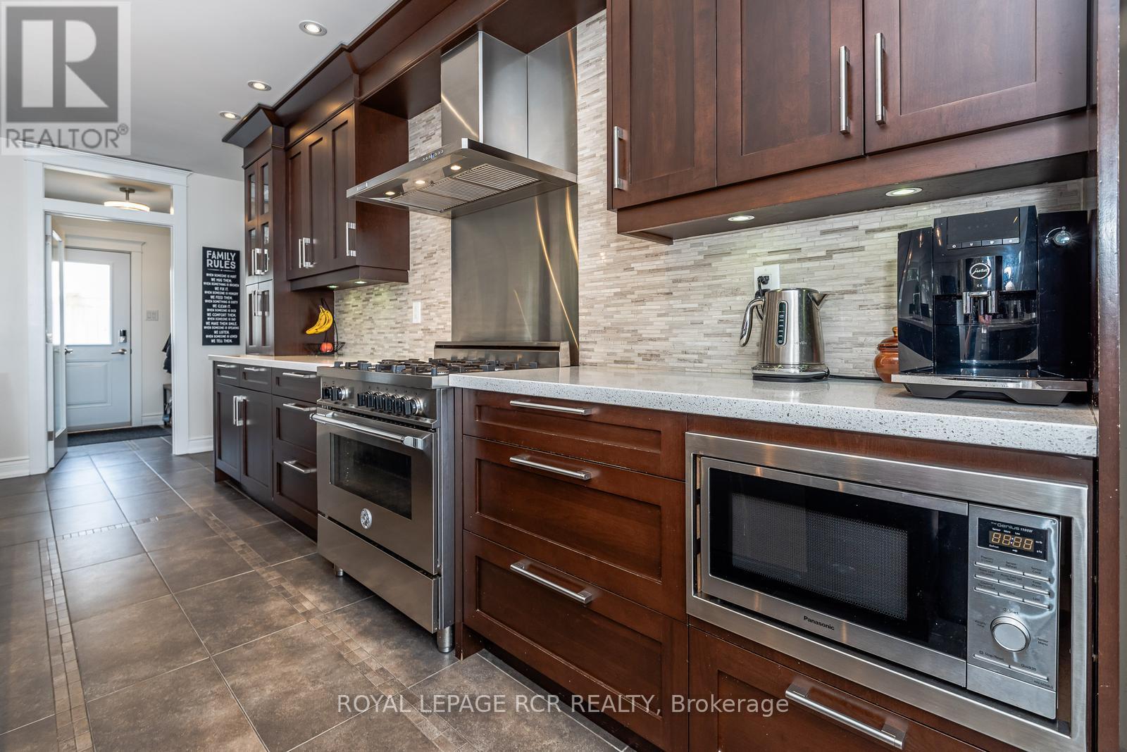 53 Metcalfe Street, Aurora (Aurora Village), Ontario  L4G 1E5 - Photo 16 - N12423190