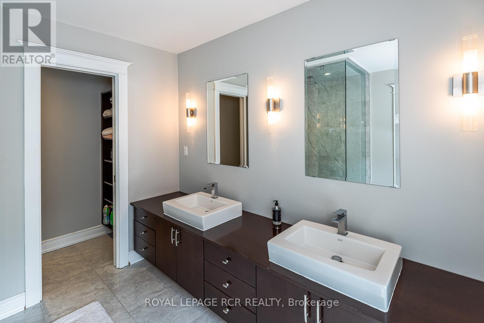 53 Metcalfe Street, Aurora (Aurora Village), Ontario  L4G 1E5 - Photo 25 - N12423190