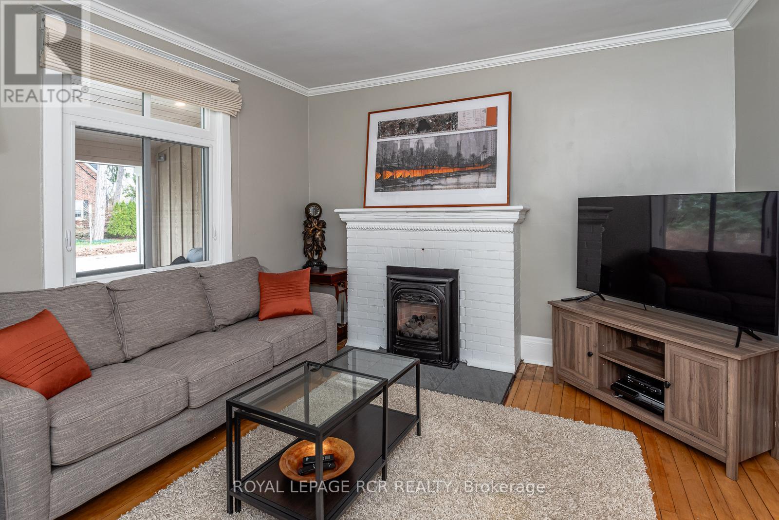53 Metcalfe Street, Aurora (Aurora Village), Ontario  L4G 1E5 - Photo 4 - N12423190