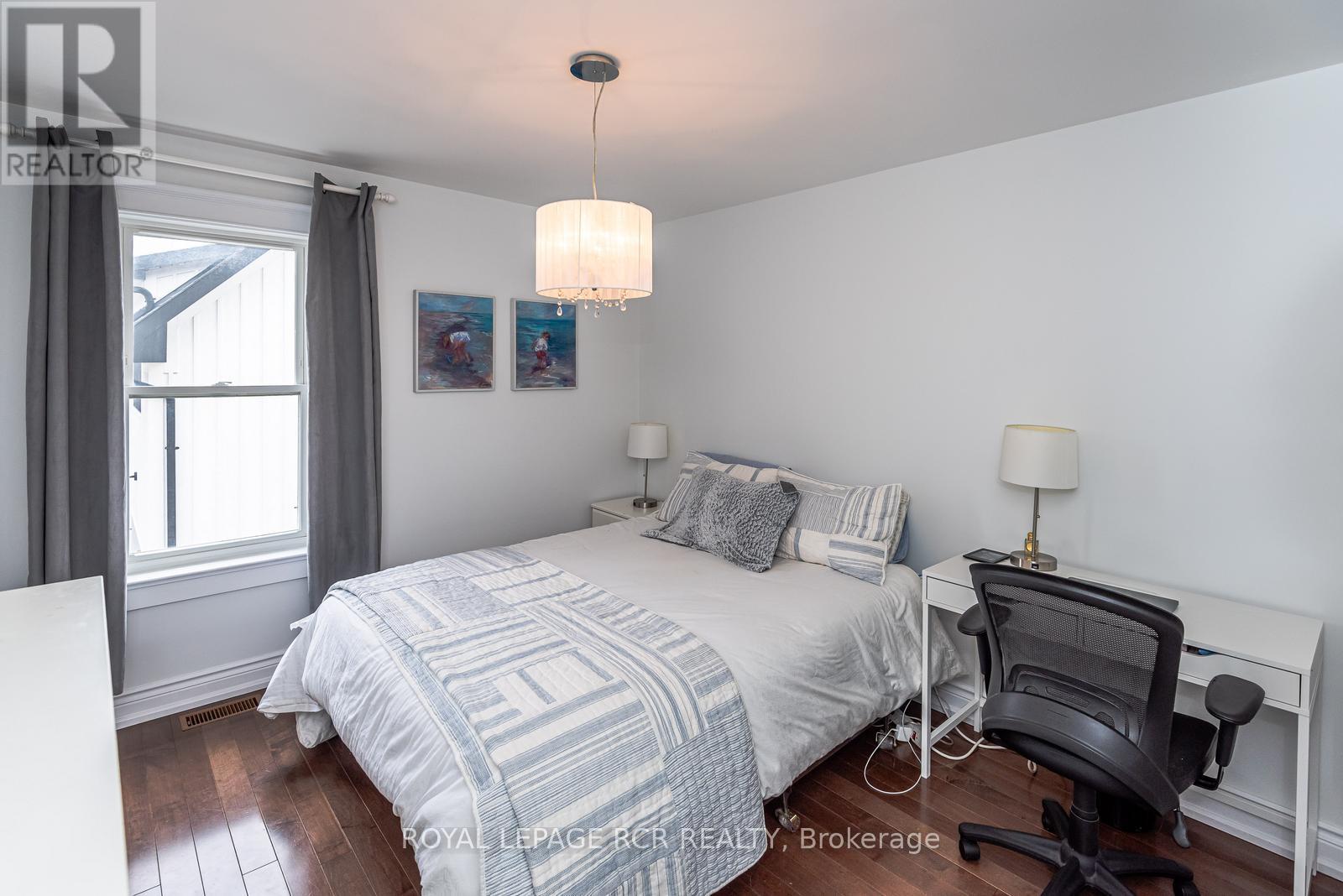 53 Metcalfe Street, Aurora (Aurora Village), Ontario  L4G 1E5 - Photo 5 - N12423190