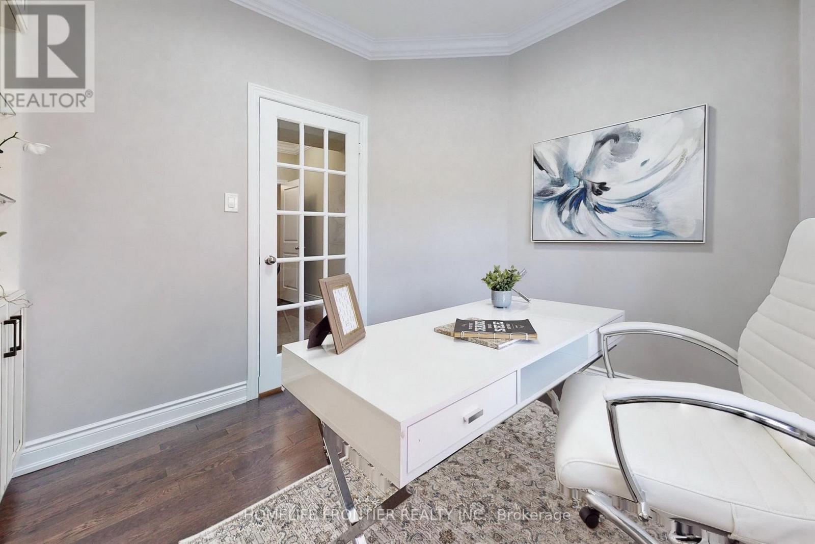24 Manor Glen Crescent, East Gwillimbury, Ontario  L0G 1M0 - Photo 20 - N12423195