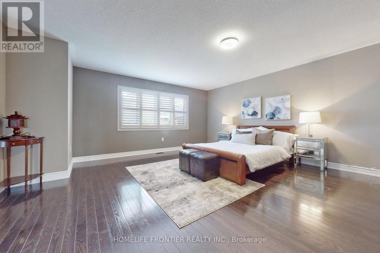 24 Manor Glen Crescent, East Gwillimbury, Ontario  L0G 1M0 - Photo 24 - N12423195