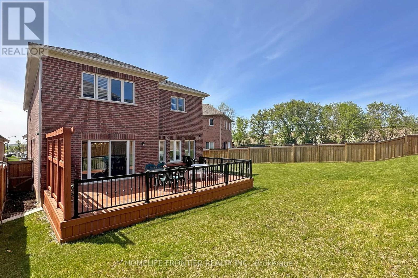 24 Manor Glen Crescent, East Gwillimbury, Ontario  L0G 1M0 - Photo 36 - N12423195