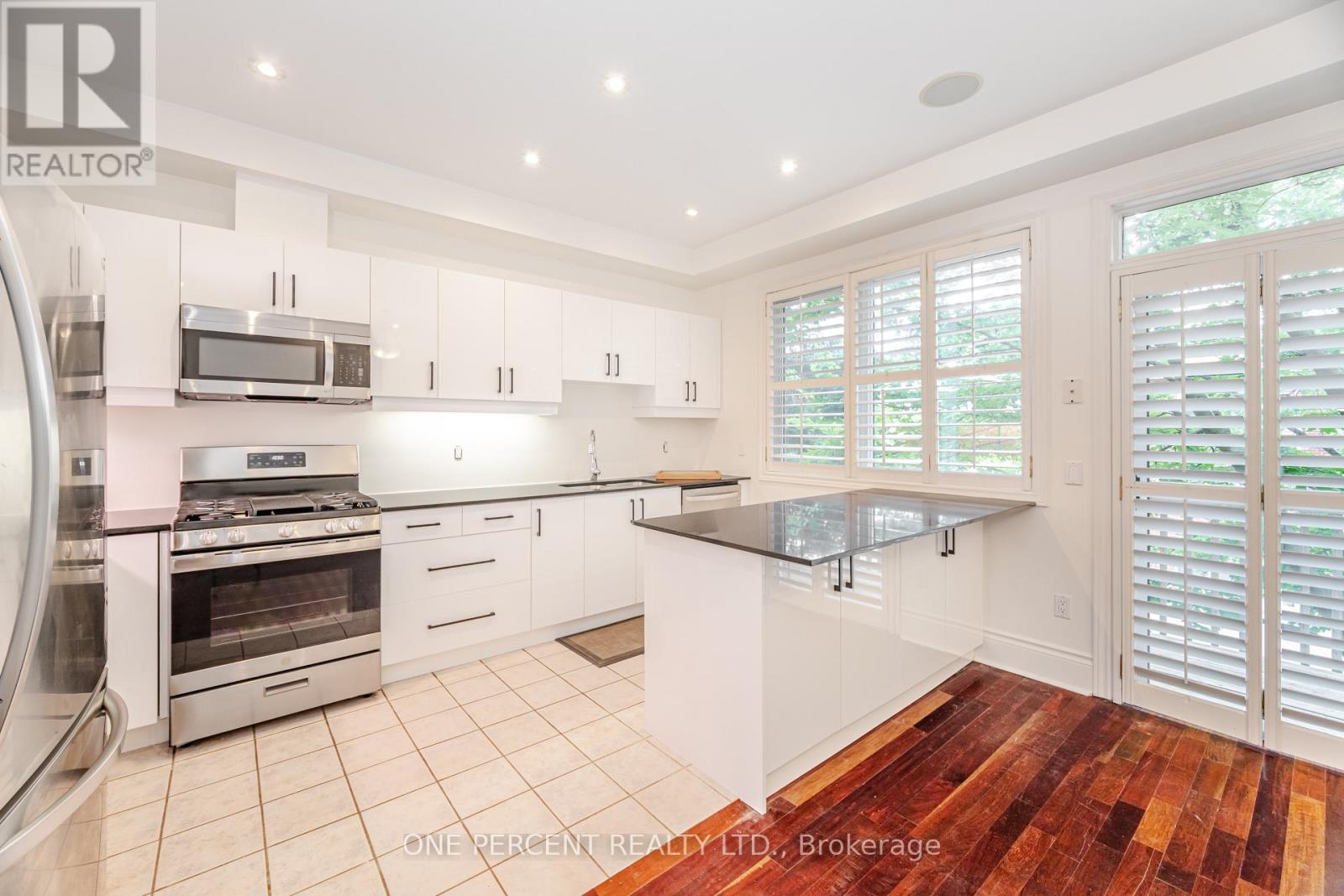 25 - 8038 Yonge Street, Vaughan (Uplands), Ontario  L4J 1W3 - Photo 12 - N12423253