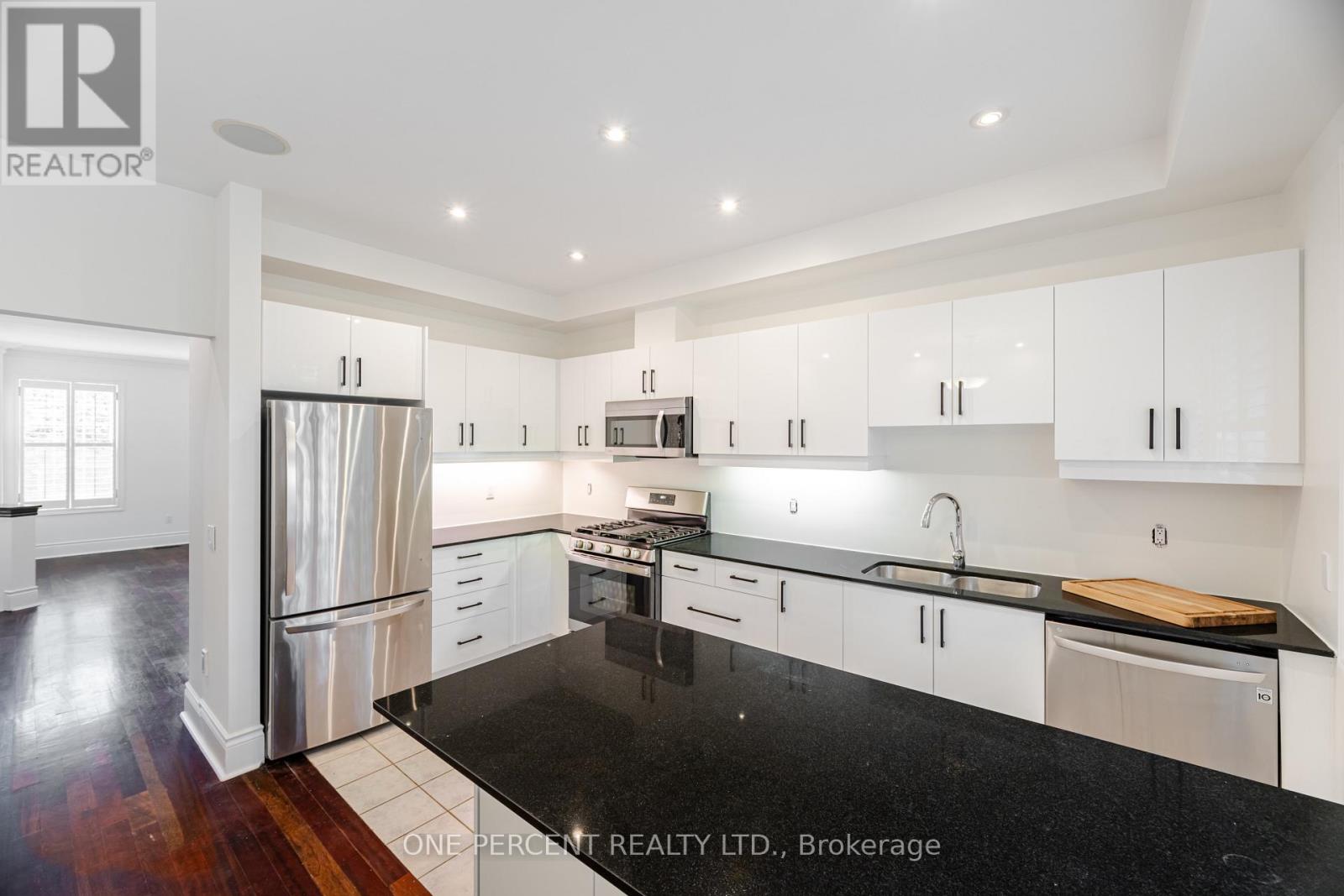 25 - 8038 Yonge Street, Vaughan (Uplands), Ontario  L4J 1W3 - Photo 13 - N12423253