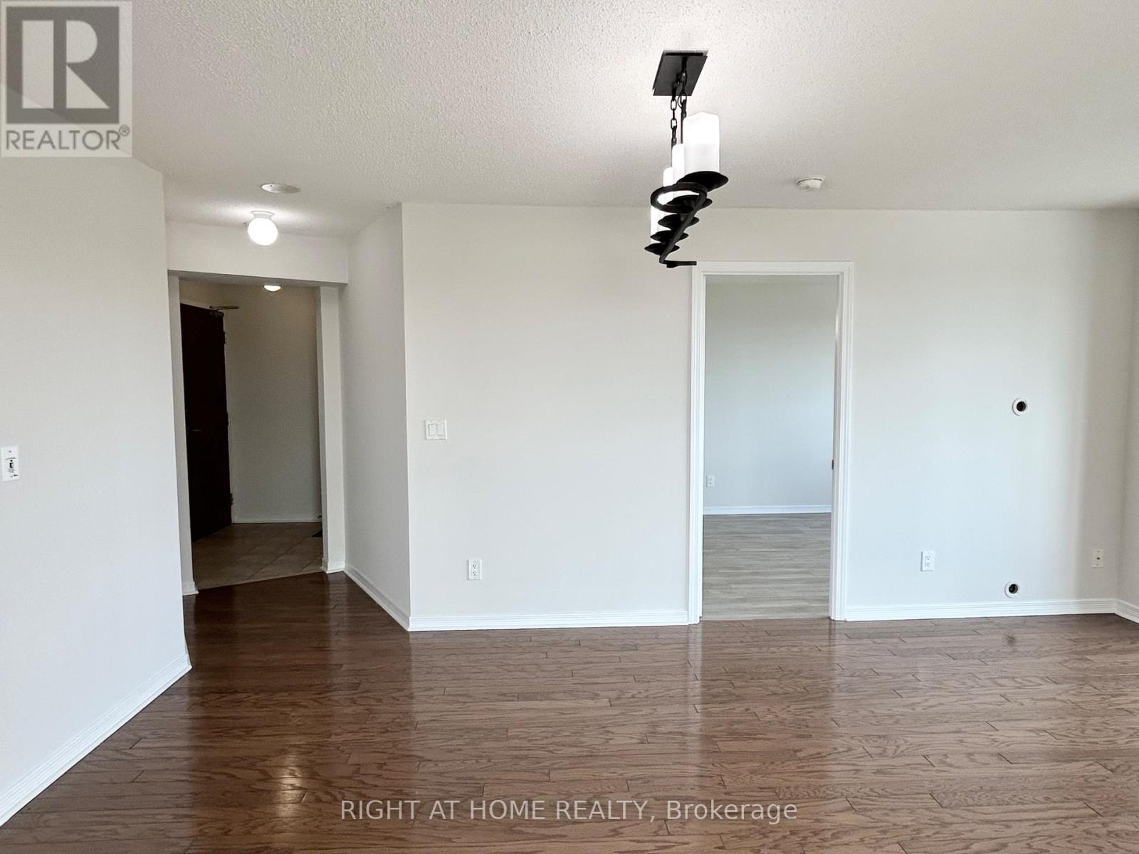 310 - 11 Oneida Crescent, Richmond Hill, Ontario  L4B 0A1 - Photo 15 - N12423302