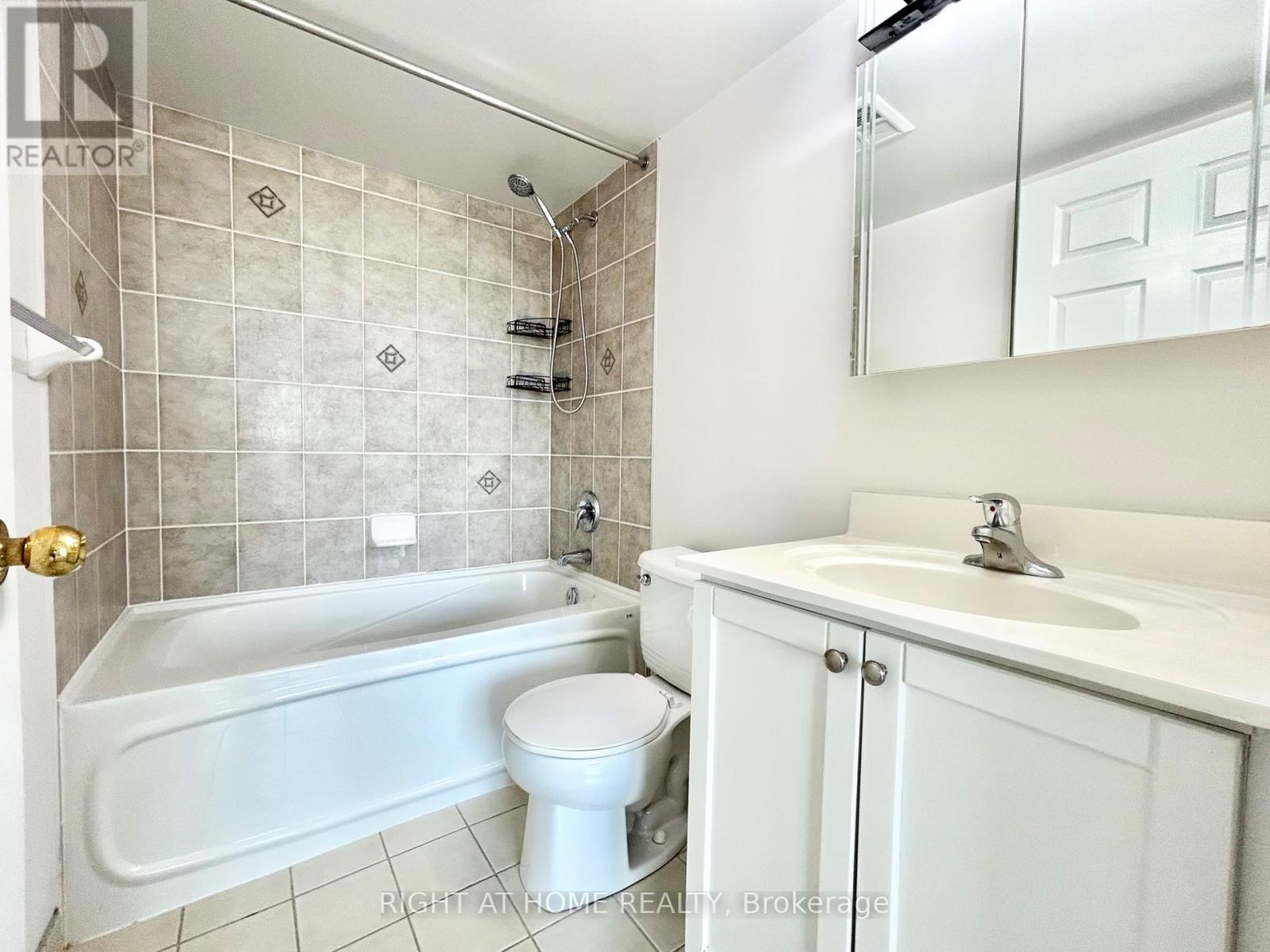 310 - 11 Oneida Crescent, Richmond Hill, Ontario  L4B 0A1 - Photo 25 - N12423302