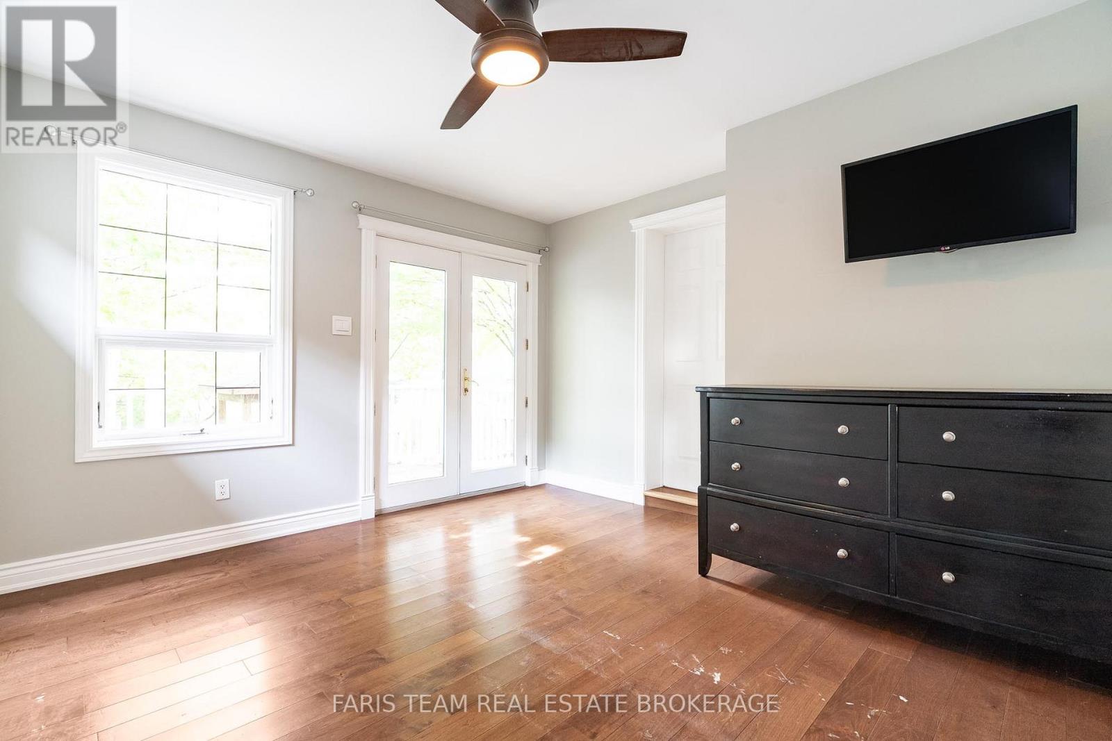 104 Knox Road E, Wasaga Beach, Ontario  L9Z 2T5 - Photo 17 - S12423255