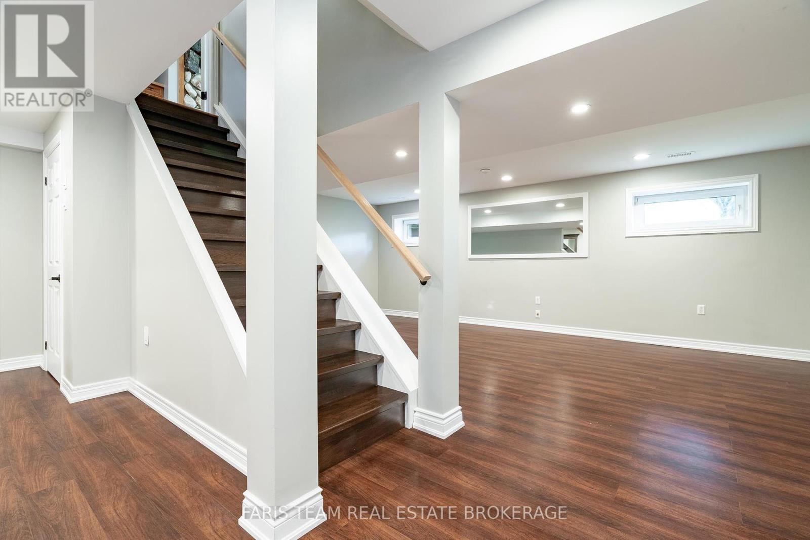 104 Knox Road E, Wasaga Beach, Ontario  L9Z 2T5 - Photo 28 - S12423255