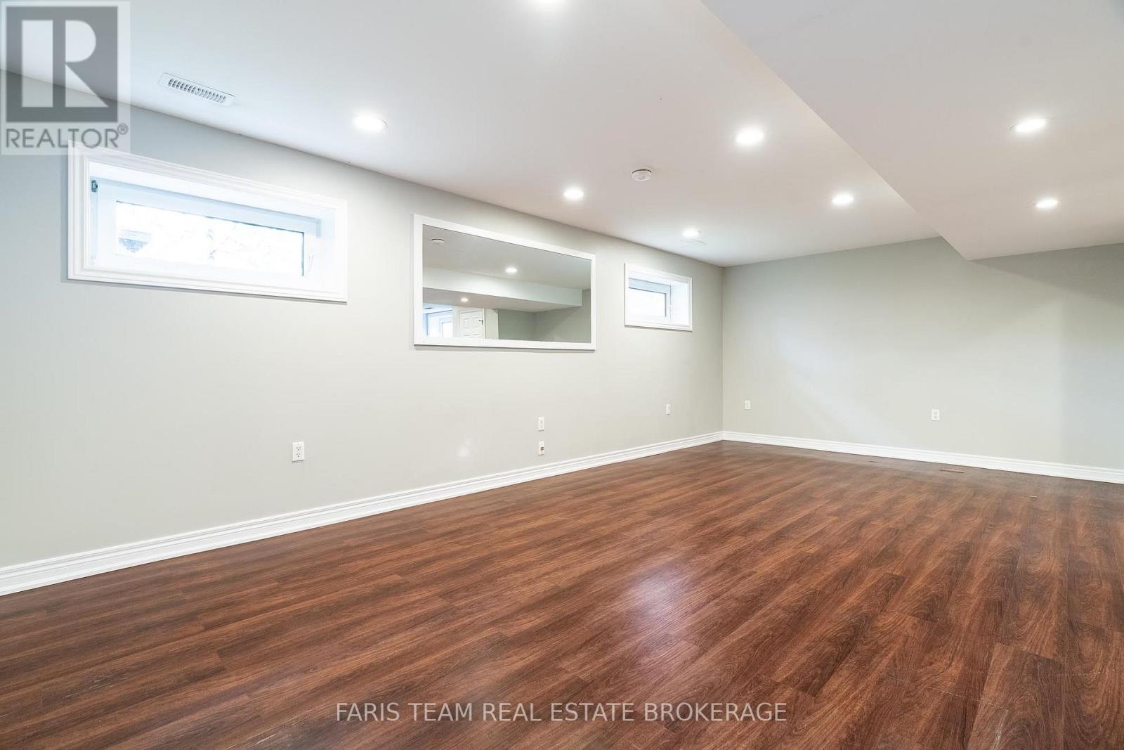 104 Knox Road E, Wasaga Beach, Ontario  L9Z 2T5 - Photo 30 - S12423255