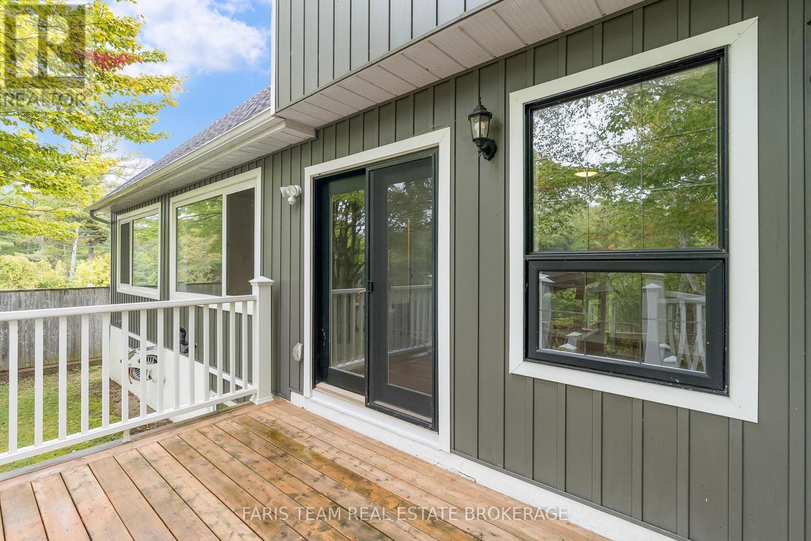 104 Knox Road E, Wasaga Beach, Ontario  L9Z 2T5 - Photo 37 - S12423255