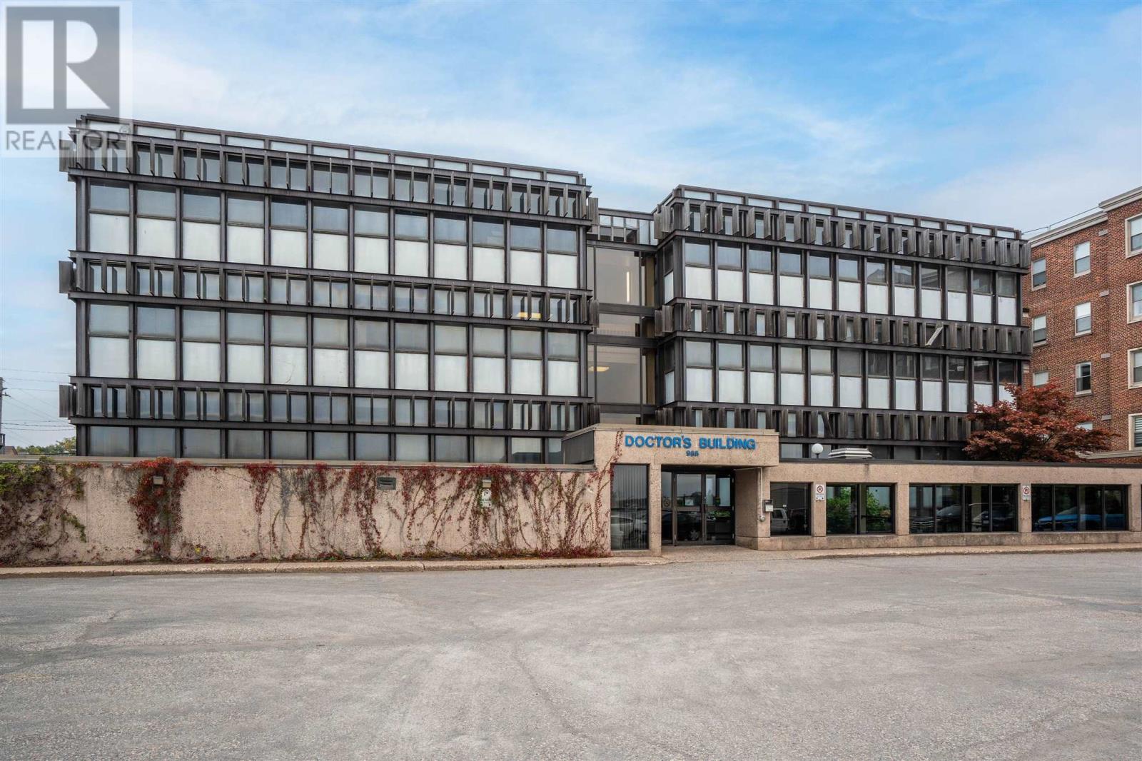 955 Queen St E, Sault Ste. Marie, Ontario  P6A 2C3 - Photo 3 - SM252739