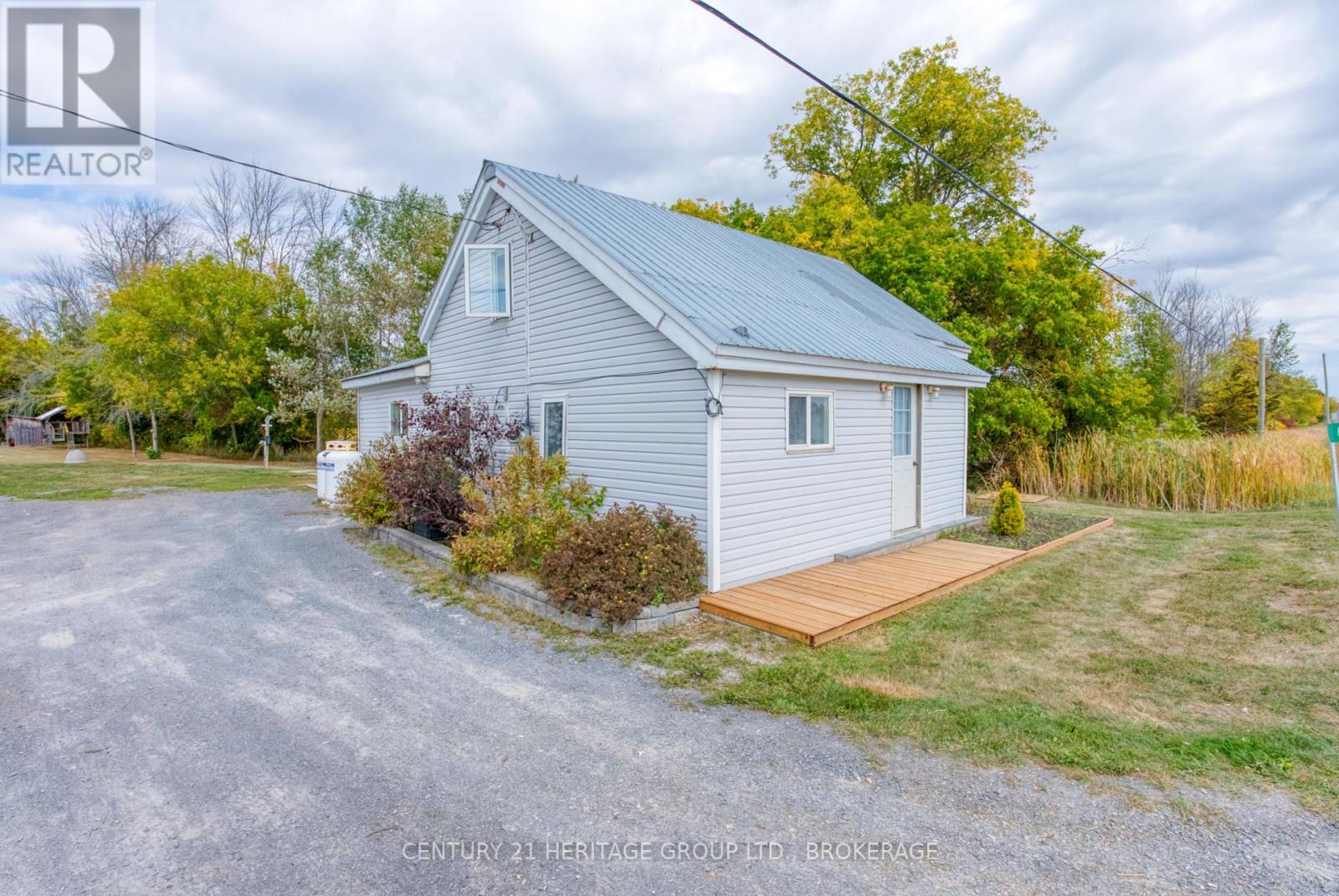 6913 COUNTY 2 ROAD, Loyalist, Ontario