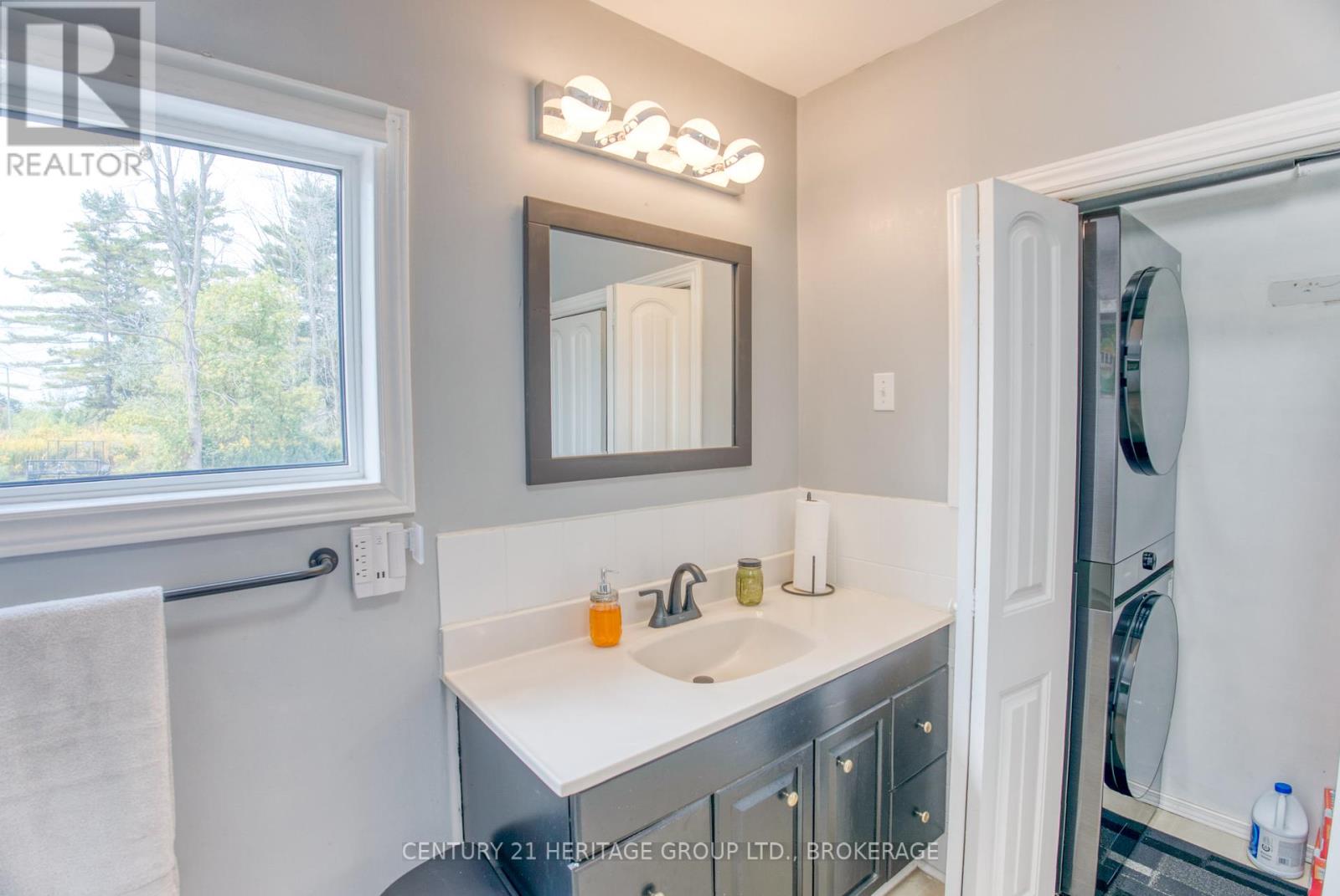 6913 County 2 Road, Loyalist, Ontario  K7R 3K6 - Photo 11 - X12423336