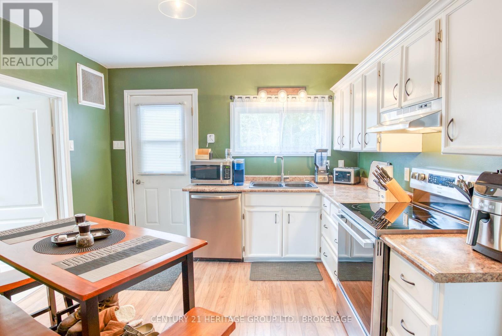 6913 County 2 Road, Loyalist, Ontario  K7R 3K6 - Photo 5 - X12423336