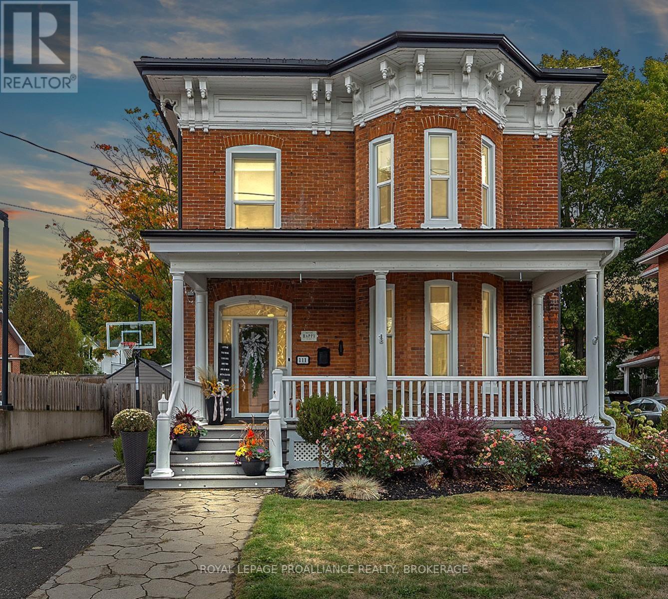 111 DUNDAS STREET W, Greater Napanee, Ontario