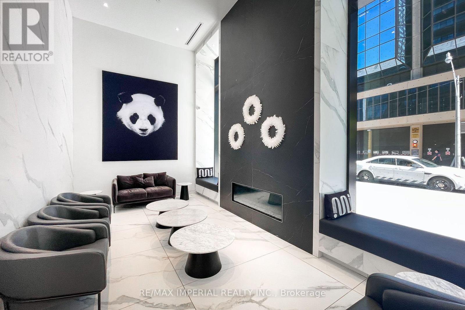 1501 - 20 Edward Street, Toronto, Ontario  M5G 0C5 - Photo 18 - C12421745